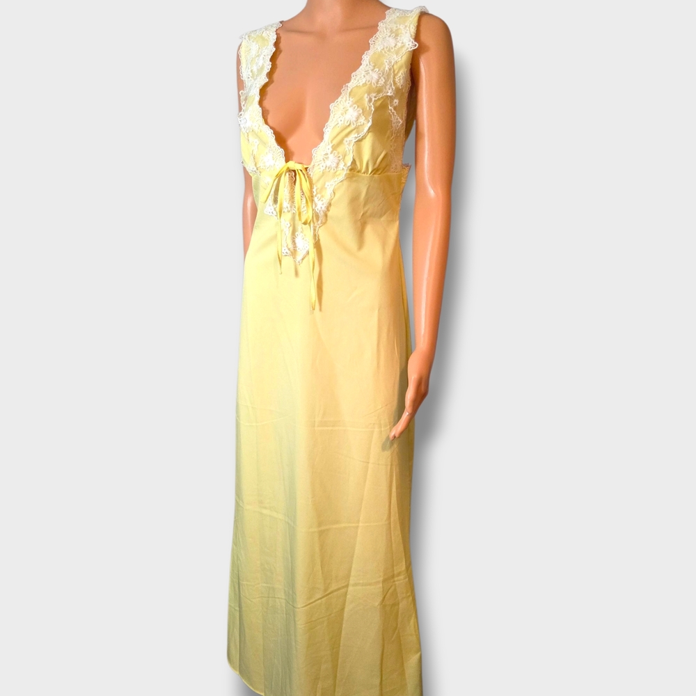 🏵Vintage Yellow Nightgown
